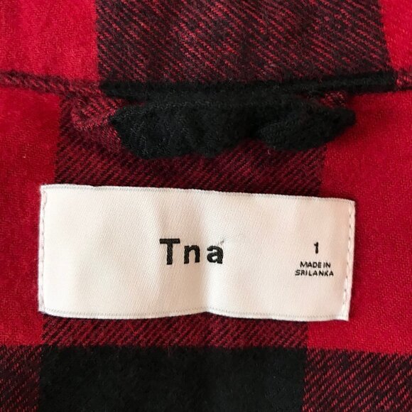 NWOT Aritzia TNA Banff Red Buffalo Plaid Cropped Button Down Shirt Size 1 - Picture 6 of 8